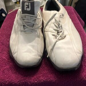 Men’s golf shoes size 9-1/2